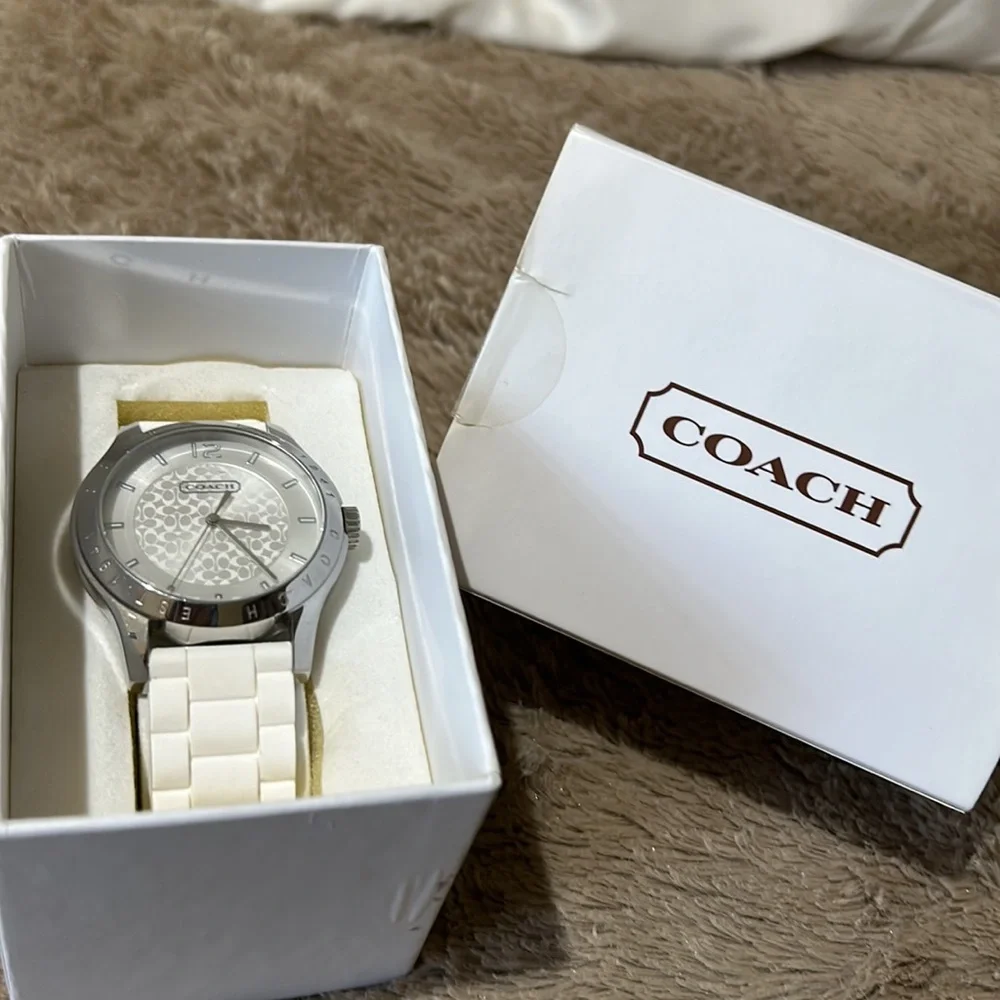 Coach watch - Picture 4 of 8